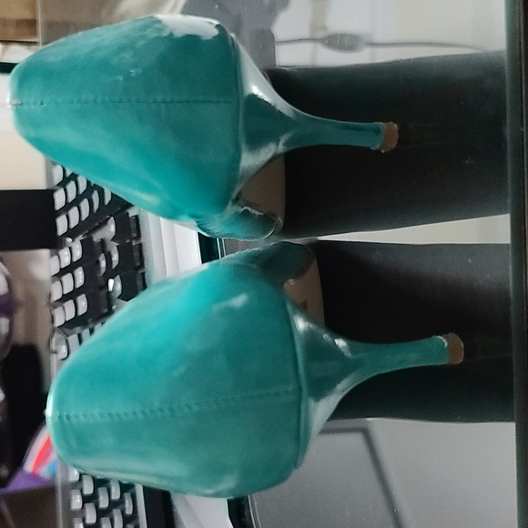 Turquoise Pumps - Picture 4 of 6